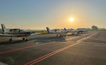 Trwa gorący sezon szkoleniowy w Ośrodku Kształcenia Lotniczego Politechniki Rzeszowskiej